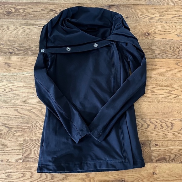 Lululemon Savasana Wrap in Black (Size 4) - Picture 4 of 11